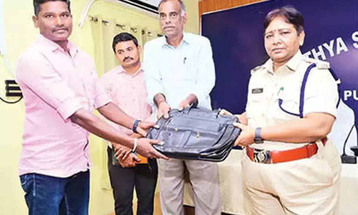 SP ने पुलिस कर्मियों में तकनीकी कौशल बढ़ाने पर जोर दिया