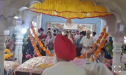 Jammu: गुरु हरगोबिंद का प्रकाश पर्व पूरे क्षेत्र में मनाया गया Jammu: गुरु हरगोबिंद का प्रकाश पर्व पूरे क्षेत्र में मनाया गया