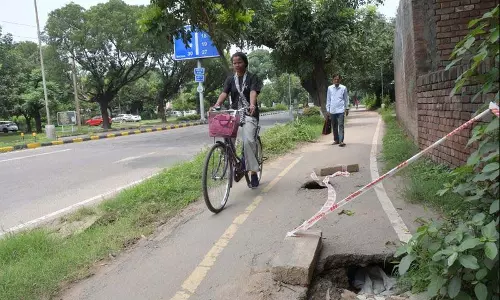 Chandigarh MC बारिश में क्षतिग्रस्त सड़कों पर 50 लाख रुपये खर्च करेगा