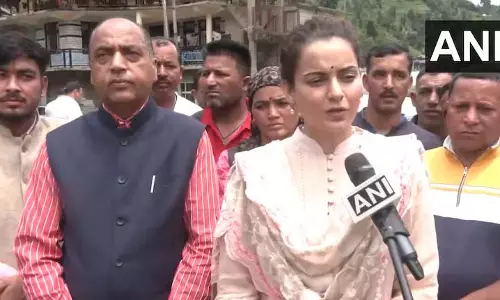 कंगना रनौत ने बाढ़ प्रभावित मंडी का दौरा किया