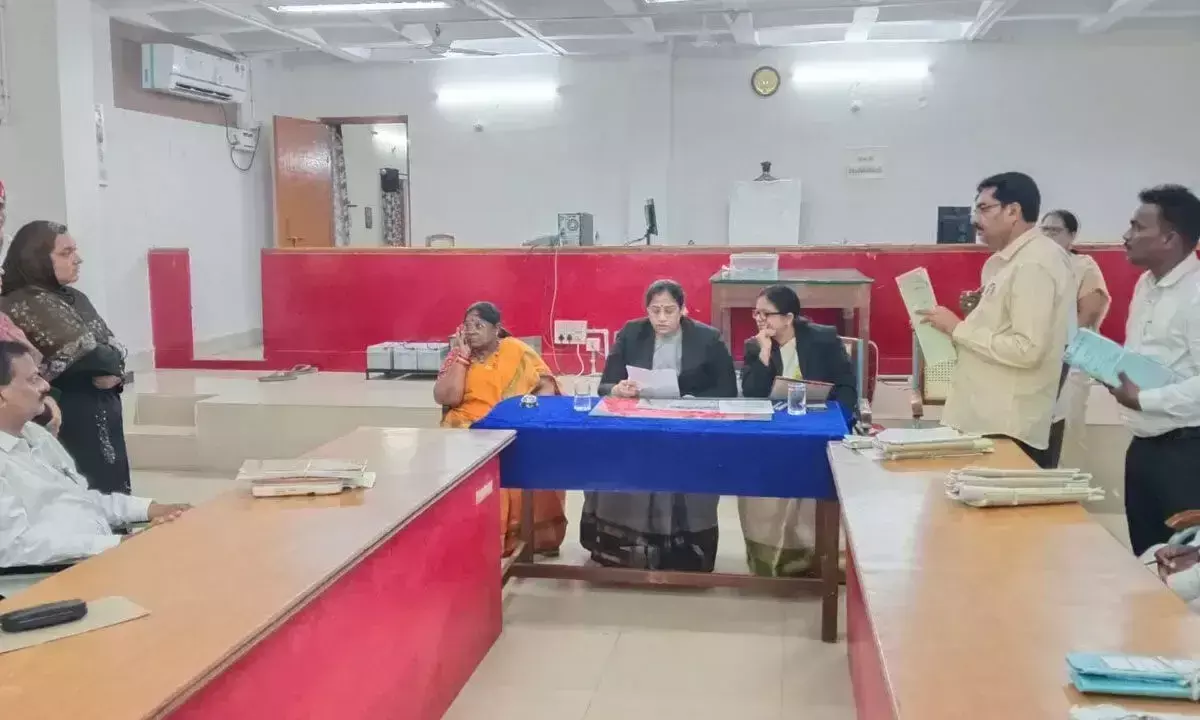 Andhra: राष्ट्रीय लोक अदालत ने प्रकाशम जिले में 5,300 मामलों का निपटारा किया