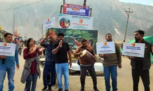 Jammu: इंदौर स्थित स्टार्टअप ‘स्वाहा’ अमरनाथ यात्रा मार्ग को कचरा मुक्त बना रहा Jammu: इंदौर स्थित स्टार्टअप ‘स्वाहा’ अमरनाथ यात्रा मार्ग को कचरा मुक्त बना रहा