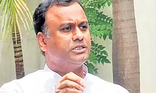 राजगोपाल रेड्डी ने कांग्रेस से दूरी बनाई राजगोपाल रेड्डी ने कांग्रेस से दूरी बनाई
