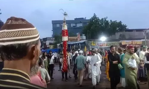 मोहर्रम पर गूंजा या हुसैन, रायपुर में ताजिया जुलूस निकला, मातम में डूबा मुस्लिम समुदाय मोहर्रम पर गूंजा या हुसैन, रायपुर में ताजिया जुलूस निकला, मातम में डूबा मुस्लिम समुदाय