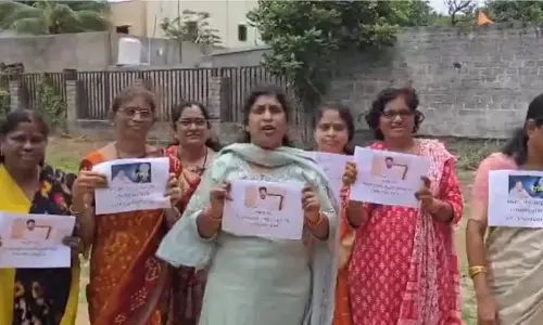 Hydra ने 25 साल बाद अलवाल में पार्क का जीर्णोद्धार किया, निवासियों ने जश्न मनाया Hydra ने 25 साल बाद अलवाल में पार्क का जीर्णोद्धार किया, निवासियों ने जश्न मनाया