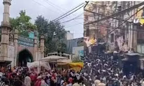 Bhopal : मोहर्रम जुलूस, कड़ी सुरक्षा के बीच बड़ी संख्या में लोग शामिल Bhopal : मोहर्रम जुलूस, कड़ी सुरक्षा के बीच बड़ी संख्या में लोग शामिल