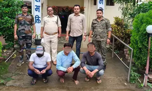 अवैध रेत खनन करते तीन ट्रैक्टर जब्त, चालक गिरफ्तार