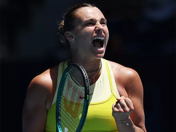 Wimbledon: आर्यना सबालेंका ने पूर्व युगल जोड़ीदार को हराकर क्वार्टर फाइनल में प्रवेश किया Wimbledon: आर्यना सबालेंका ने पूर्व युगल जोड़ीदार को हराकर क्वार्टर फाइनल में प्रवेश किया