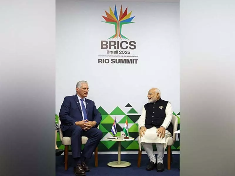 क्यूबा के राष्ट्रपति ने PM मोदी से मुलाकात, डिजिटल इंडिया और UPI में रुचि जताई क्यूबा के राष्ट्रपति ने PM मोदी से मुलाकात, डिजिटल इंडिया और UPI में रुचि जताई