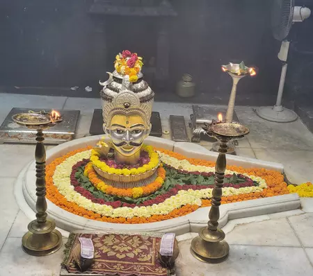 जहां ज्योतिर्लिंग स्वरूप में एक साथ विराजते हैं ब्रह्मा, विष्णु और महेश, यहां महादेव की कृपा से निकली दक्षिण गंगा जहां ज्योतिर्लिंग स्वरूप में एक साथ विराजते हैं ब्रह्मा, विष्णु और महेश, यहां महादेव की कृपा से निकली दक्षिण गंगा
