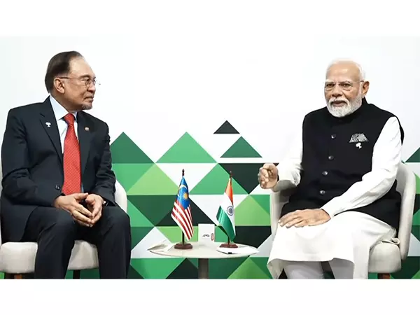 PM Modi ने ब्रिक्स शिखर सम्मेलन से इतर मलेशियाई समकक्ष इब्राहिम से बातचीत की PM Modi ने ब्रिक्स शिखर सम्मेलन से इतर मलेशियाई समकक्ष इब्राहिम से बातचीत की