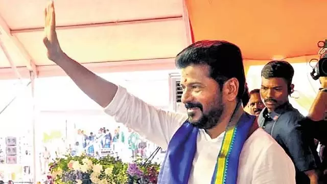 तेलंगाना के CM रेवंत रेड्डी यूरिया की आपूर्ति के लिए आज दिल्ली जाएंगे तेलंगाना के CM रेवंत रेड्डी यूरिया की आपूर्ति के लिए आज दिल्ली जाएंगे