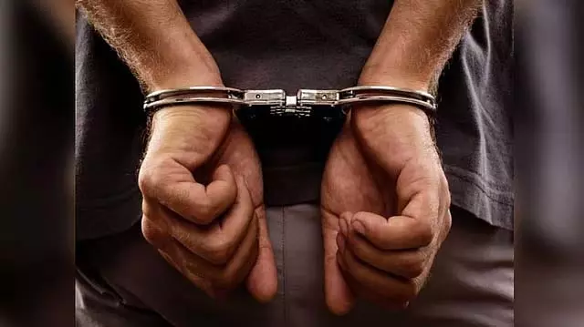 25 साल से फरार टैक्सी चालकों का हत्यारा पुलिस के शिकंजे में 25 साल से फरार टैक्सी चालकों का हत्यारा पुलिस के शिकंजे में
