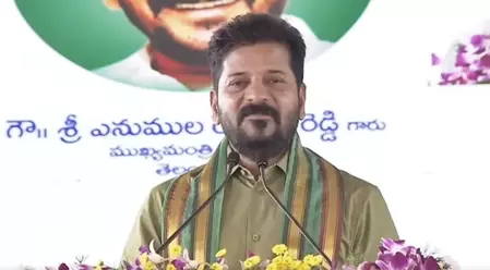 Telangana CM ने पौधारोपण अभियान की शुरुआत की Telangana CM ने पौधारोपण अभियान की शुरुआत की