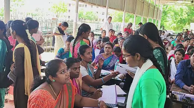 इस वर्ष सरकारी कला एवं विज्ञान महाविद्यालयों में 20% अतिरिक्त विद्यार्थियों का प्रवेश इस वर्ष सरकारी कला एवं विज्ञान महाविद्यालयों में 20% अतिरिक्त विद्यार्थियों का प्रवेश