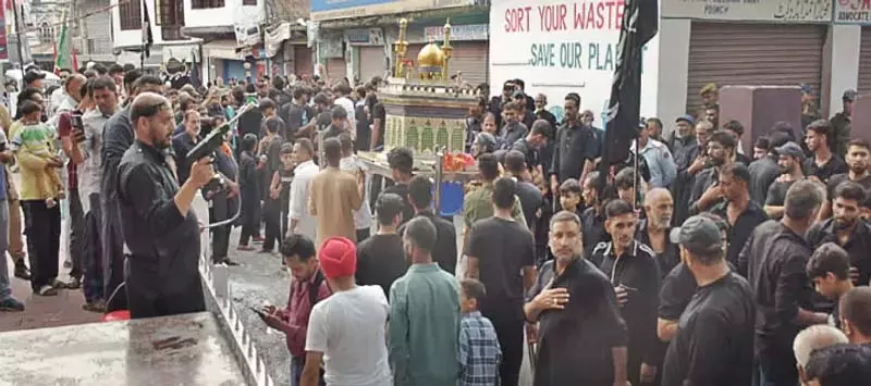 पुंछ में आशूरा जुलूस निकाला गया पुंछ में आशूरा जुलूस निकाला गया