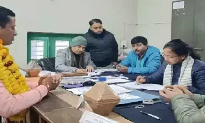 Bageshwar: जिला अध्यक्ष चयन को लेकर बागेश्वर में तनाव Bageshwar: जिला अध्यक्ष चयन को लेकर बागेश्वर में तनाव
