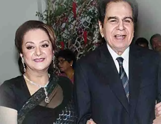 सायरा बानो ने Dilip Kumar की पुण्यतिथि पर भावुक पोस्ट के साथ उनकी विरासत का सम्मान किया सायरा बानो ने Dilip Kumar की पुण्यतिथि पर भावुक पोस्ट के साथ उनकी विरासत का सम्मान किया