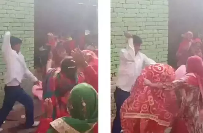 रस्म के नाम पर सरेआम दुल्हन पर बरसाए थप्पड़, देखें VIDEO रस्म के नाम पर सरेआम दुल्हन पर बरसाए थप्पड़, देखें VIDEO