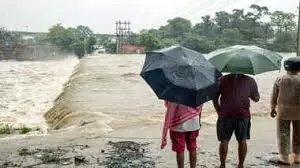 Jharkhand में भारी बारिश का अलर्ट, आठ जिलों में बाढ़ का खतरा बढ़ा Jharkhand में भारी बारिश का अलर्ट, आठ जिलों में बाढ़ का खतरा बढ़ा