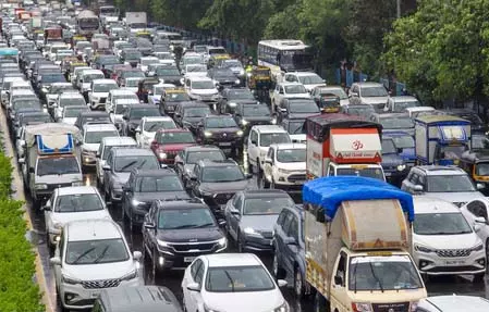 भारत में वाहनों की बिक्री जून में 4.84 प्रतिशत बढ़कर 20 लाख यूनिट के पार भारत में वाहनों की बिक्री जून में 4.84 प्रतिशत बढ़कर 20 लाख यूनिट के पार