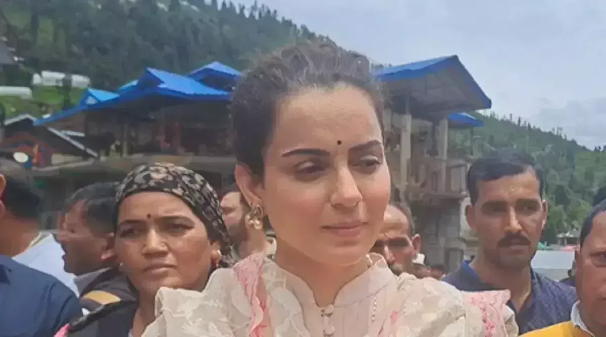 Mandi: बाढ़ प्रभावित इलाकों में पहुंचीं कंगना, हालात का जायजा लिया Mandi: बाढ़ प्रभावित इलाकों में पहुंचीं कंगना, हालात का जायजा लिया