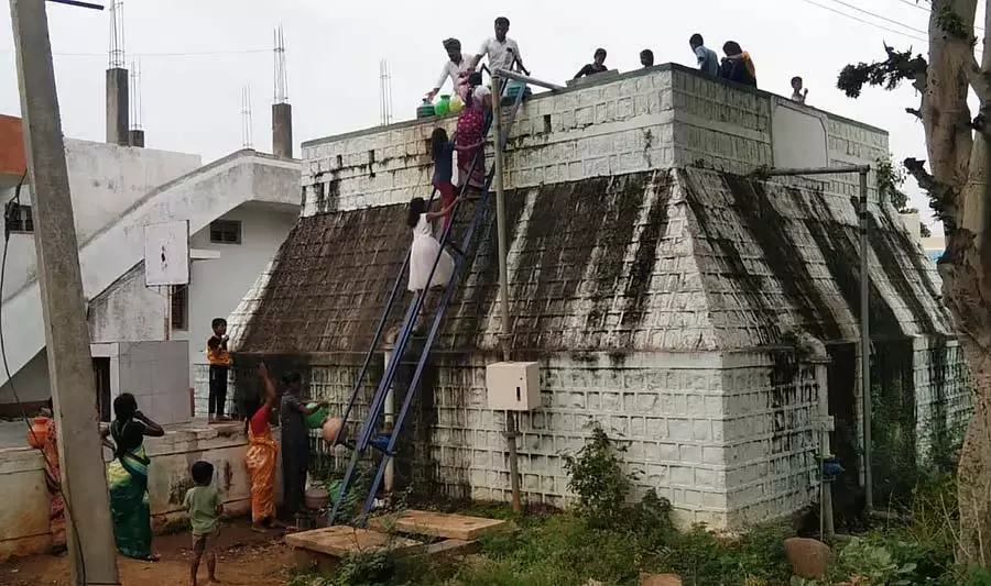 फटा हुआ पाइप: स्वच्छ जल की मृगतृष्णा फटा हुआ पाइप: स्वच्छ जल की मृगतृष्णा