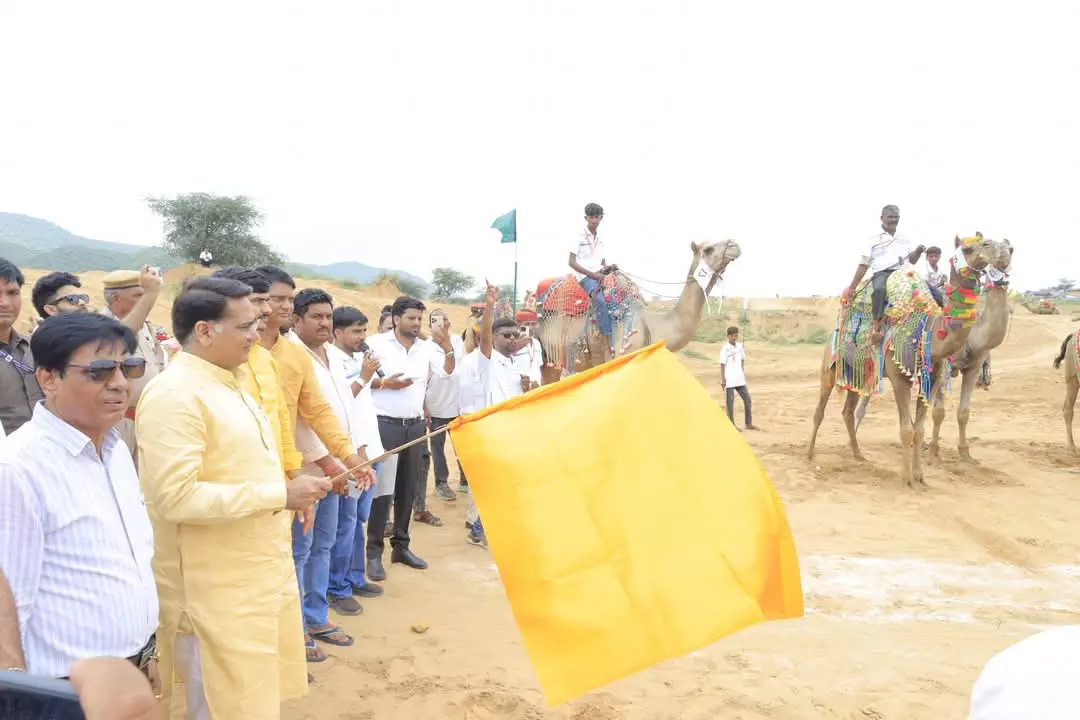 Jaipur : जल संसाधन मंत्री की मौजूदगी में ऊंट दौड़ प्रतियोगिता 2025 का शानदार आगाज Jaipur : जल संसाधन मंत्री की मौजूदगी में ऊंट दौड़ प्रतियोगिता 2025 का शानदार आगाज