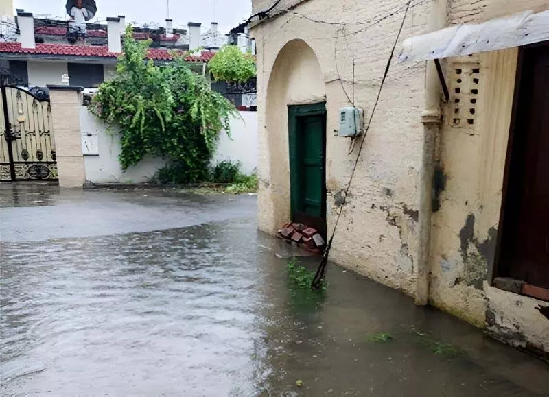 महंगी जल निकासी योजना के बावजूद Hoshiarpur में बारिश से जलमग्न महंगी जल निकासी योजना के बावजूद Hoshiarpur में बारिश से जलमग्न