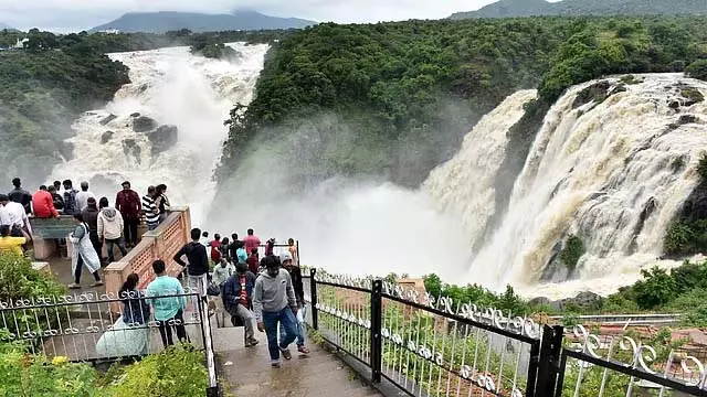 पर्यटकों को आकर्षित करने के लिए राज्य सरकार तैयार: जल्द ही शुरू होगा एकीकृत पर्यटन पैकेज पर्यटकों को आकर्षित करने के लिए राज्य सरकार तैयार: जल्द ही शुरू होगा एकीकृत पर्यटन पैकेज