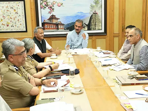 सुखविंदर सिंह सुक्खू ने 24 जून की बाढ़ के बाद पंडोह बांध में जमा लकड़ी की CID जांच के आदेश दिए सुखविंदर सिंह सुक्खू ने 24 जून की बाढ़ के बाद पंडोह बांध में जमा लकड़ी की CID जांच के आदेश दिए