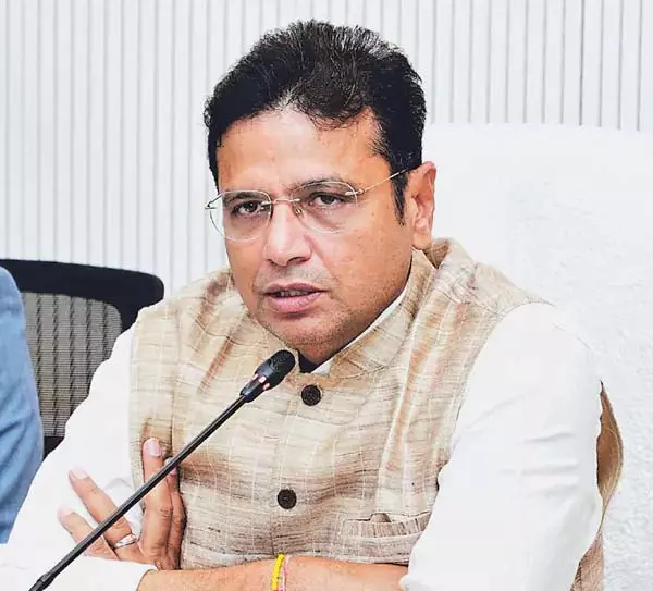इसका उद्देश्य एक करोड़ घरों तक इंटरनेट पहुंचाना है : आईटी और उद्योग मंत्री इसका उद्देश्य एक करोड़ घरों तक इंटरनेट पहुंचाना है : आईटी और उद्योग मंत्री