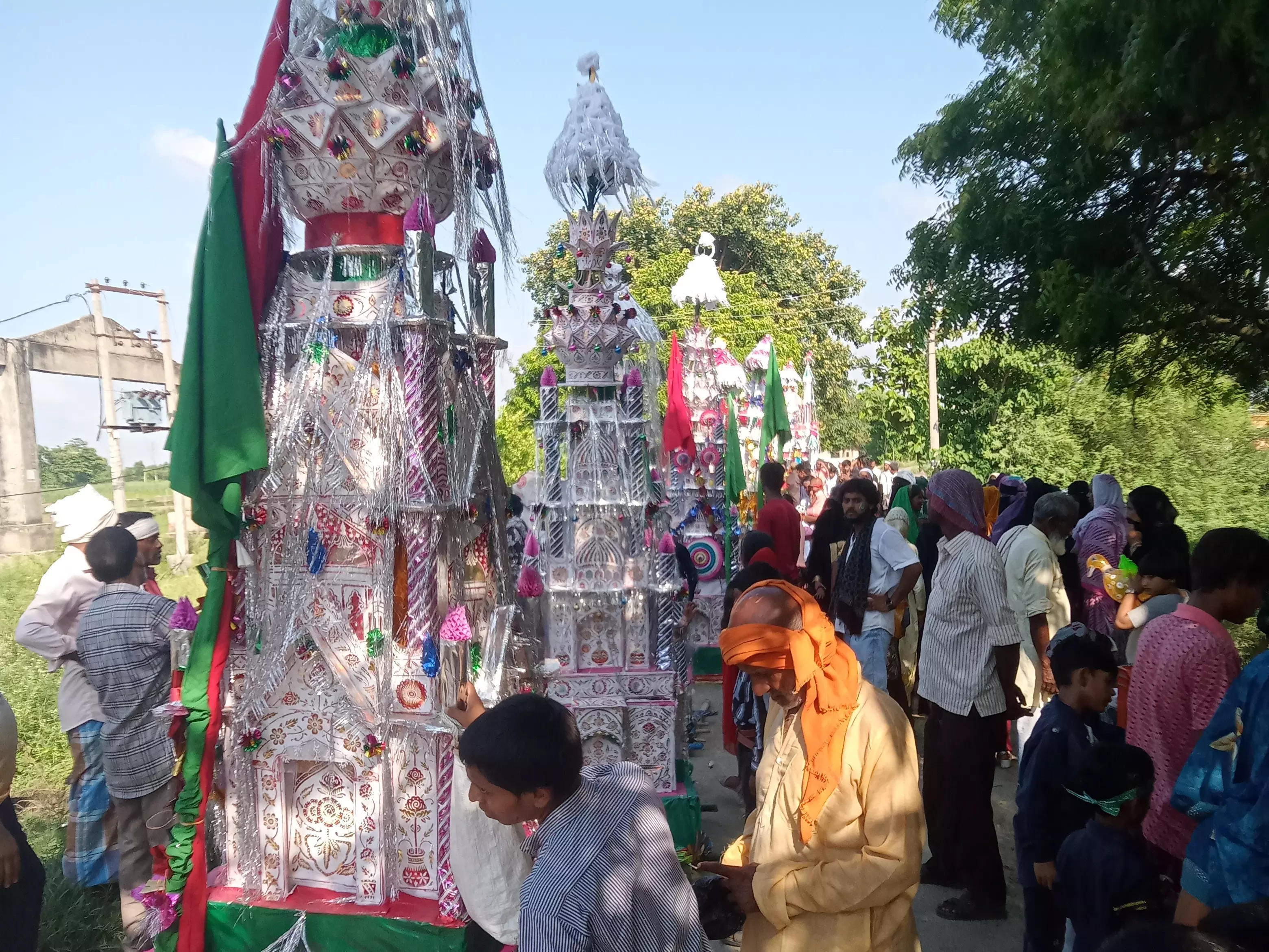 Ballia: ताजिया जुलूस के दौरान मारपीट और फायरिंग, चार घायल Ballia: ताजिया जुलूस के दौरान मारपीट और फायरिंग, चार घायल