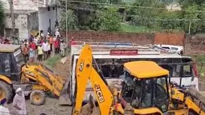 Punjab: मिनी बस दुर्घटना में 7 यात्रियों की मौत, कई घायल Punjab: मिनी बस दुर्घटना में 7 यात्रियों की मौत, कई घायल