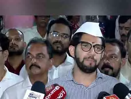 महाराष्ट्र के लिए BJP के दिमाग में बहुत ज़हर है: आदित्य ठाकरे महाराष्ट्र के लिए BJP के दिमाग में बहुत ज़हर है: आदित्य ठाकरे