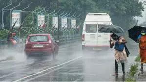 Lucknow: मौसम विभाग का अलर्ट, पश्चिमी यूपी में भारी बारिश की चेतावनी Lucknow: मौसम विभाग का अलर्ट, पश्चिमी यूपी में भारी बारिश की चेतावनी