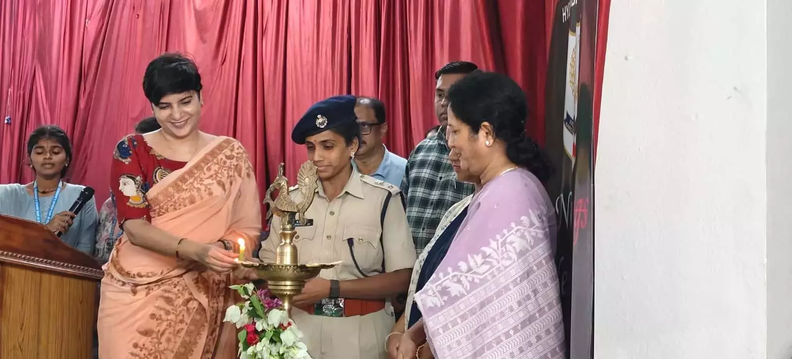 Hyderabad पुलिस ने स्कूलों और कॉलेजों में सुरक्षा क्लब शुरू Hyderabad पुलिस ने स्कूलों और कॉलेजों में सुरक्षा क्लब शुरू