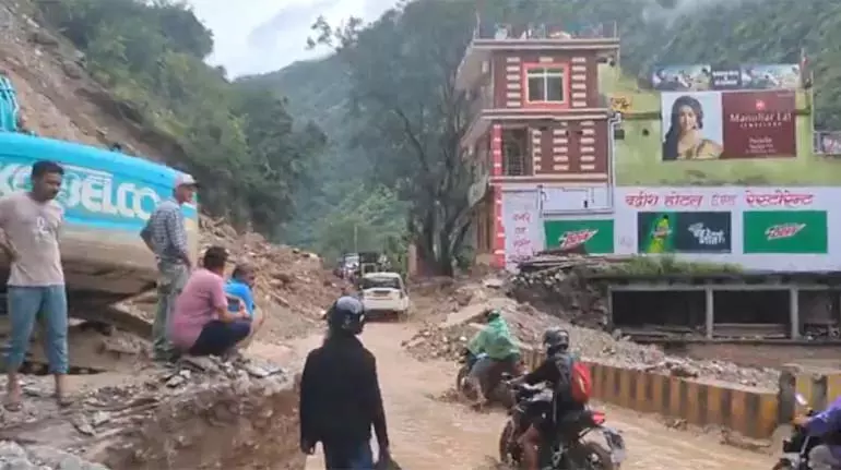 बद्रीनाथ राष्ट्रीय राजमार्ग पर यातायात बहाल बद्रीनाथ राष्ट्रीय राजमार्ग पर यातायात बहाल
