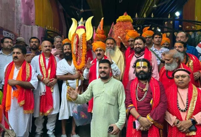 Sethi ने राम मंदिर से पवित्र रुद्र गंगा यात्रा को हरी झंडी दिखाई Sethi ने राम मंदिर से पवित्र रुद्र गंगा यात्रा को हरी झंडी दिखाई