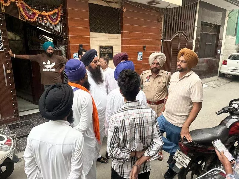 मजीठिया का समर्थन करने मोहाली जा रहे अमृतसर के SAD नेता हिरासत में लिए गए मजीठिया का समर्थन करने मोहाली जा रहे अमृतसर के SAD नेता हिरासत में लिए गए