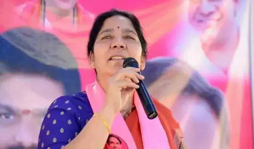 KCR ने फसल के लिए किसानों को बांड दिया तो कांग्रेस ने वोट के लिए किसानों को आश्वासन दिया KCR ने फसल के लिए किसानों को बांड दिया तो कांग्रेस ने वोट के लिए किसानों को आश्वासन दिया