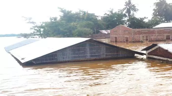 Karbi आंगलोंग में बाढ़ की स्थिति: जिला प्रशासन ने राहत उपाय शुरू किए Karbi आंगलोंग में बाढ़ की स्थिति: जिला प्रशासन ने राहत उपाय शुरू किए