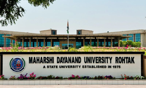 Haryana: रोहतक विश्वविद्यालय ने विद्यार्थियों को आकर्षित करने के लिए पाठ्यक्रम तैयार किए