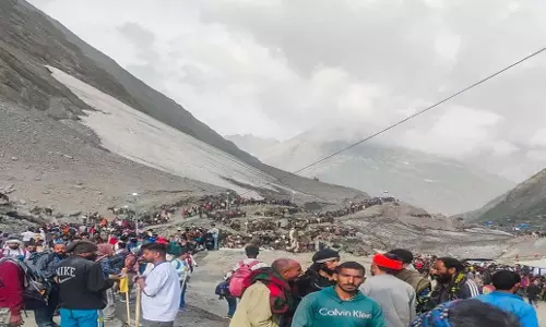 J&K: अमरनाथ यात्रा के लिए 7,200 तीर्थयात्रियों का नया जत्था रवाना J&K: अमरनाथ यात्रा के लिए 7,200 तीर्थयात्रियों का नया जत्था रवाना