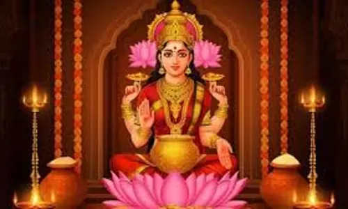Ashadha Purnima Upay: पैसों की कमी से हैं परेशान तो आषाढ़ पूर्णिमा पर करें ये काम, मां लक्ष्मी भर देंगी आपका खजाना