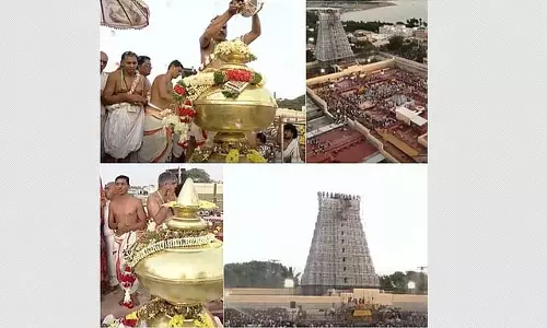 तिरुचेंदूर में कुदामुझुक्कू उत्सव: आकाश में फैले अरोगारा के नारे! तिरुचेंदूर में कुदामुझुक्कू उत्सव: आकाश में फैले अरोगारा के नारे!