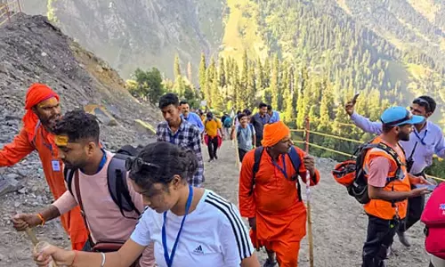 Amarnath Yatra : छठा जत्था जम्मू से रवाना Amarnath Yatra : छठा जत्था जम्मू से रवाना