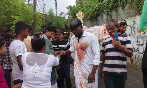 मुहर्रम के शोक जुलूस में उमड़ी भीड़, सौहार्द की अनूठी तस्वीर सामने आई मुहर्रम के शोक जुलूस में उमड़ी भीड़, सौहार्द की अनूठी तस्वीर सामने आई