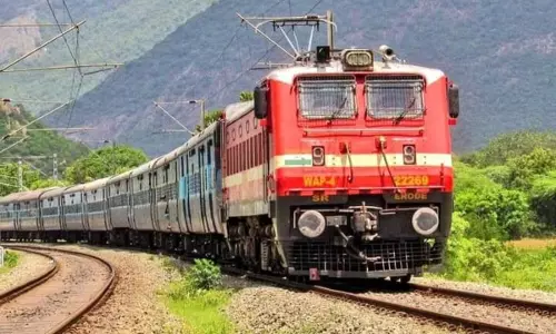 Araria: श्रावणी मेले के लिए खास ट्रेन सेवा शुरू Araria: श्रावणी मेले के लिए खास ट्रेन सेवा शुरू