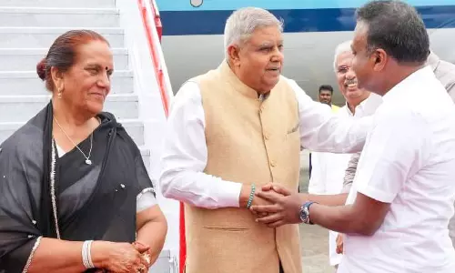 Kerala: खराब मौसम के कारण धनखड़ का हेलीकॉप्टर गुरुवायूर से कोच्चि रवाना